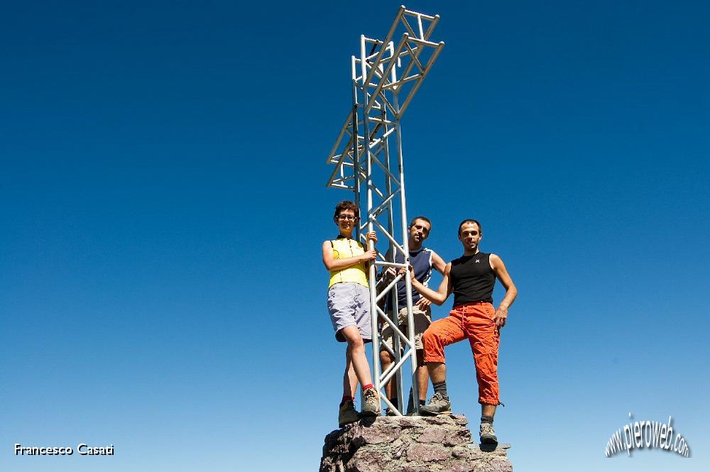 007 Foto di gruppo in cima.jpg